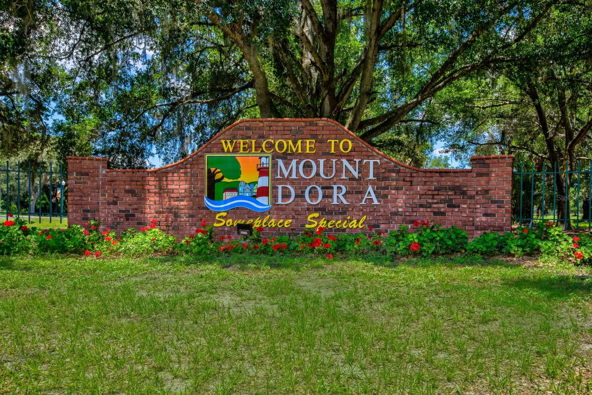 936 N Baker Street Mount Dora FL 32757