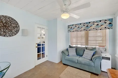 936 N Baker Street Mount Dora FL 32757