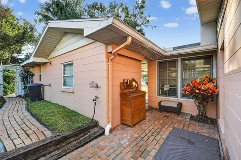 936 N Baker Street Mount Dora FL 32757