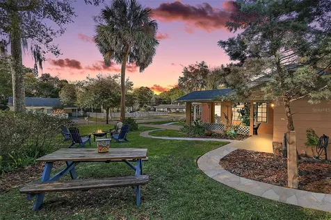 936 N Baker Street Mount Dora FL 32757
