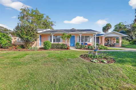 936 N Baker Street Mount Dora FL 32757