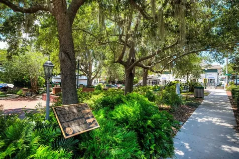 936 N Baker Street Mount Dora FL 32757