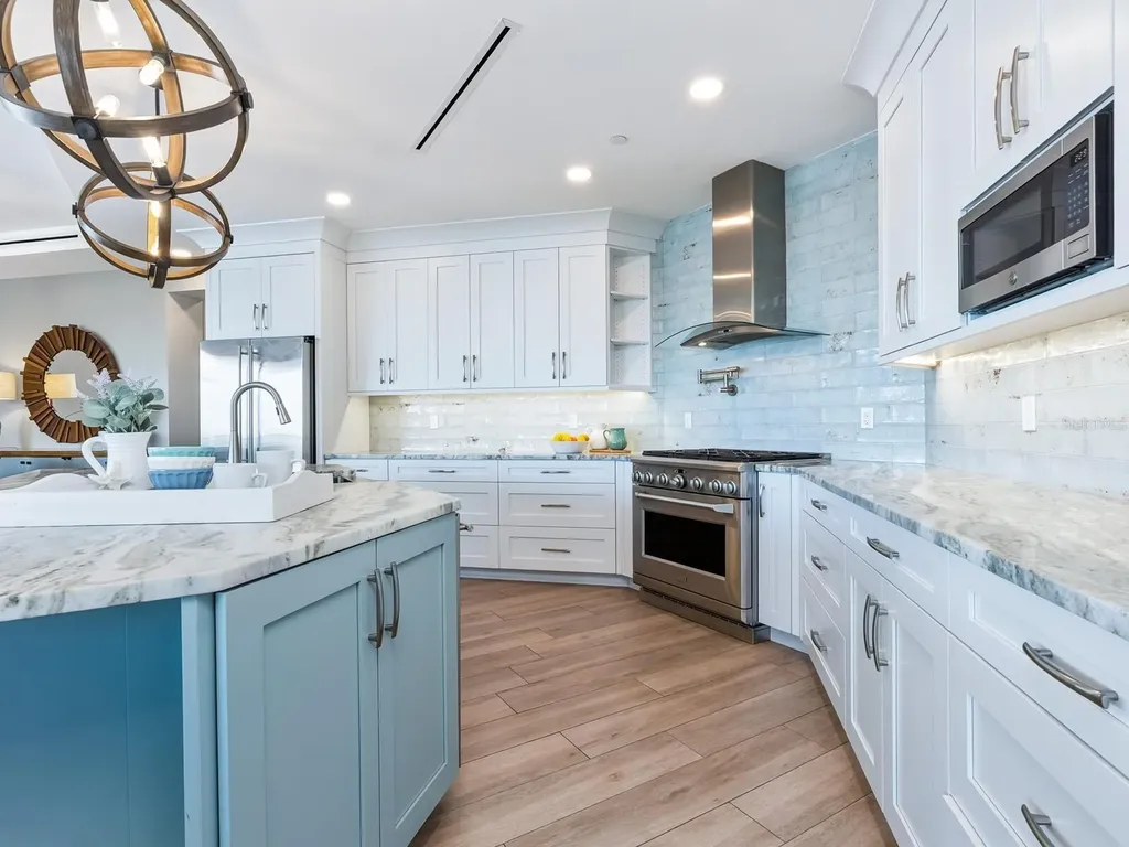 1140 Seaside Drive Siesta Key FL 34242