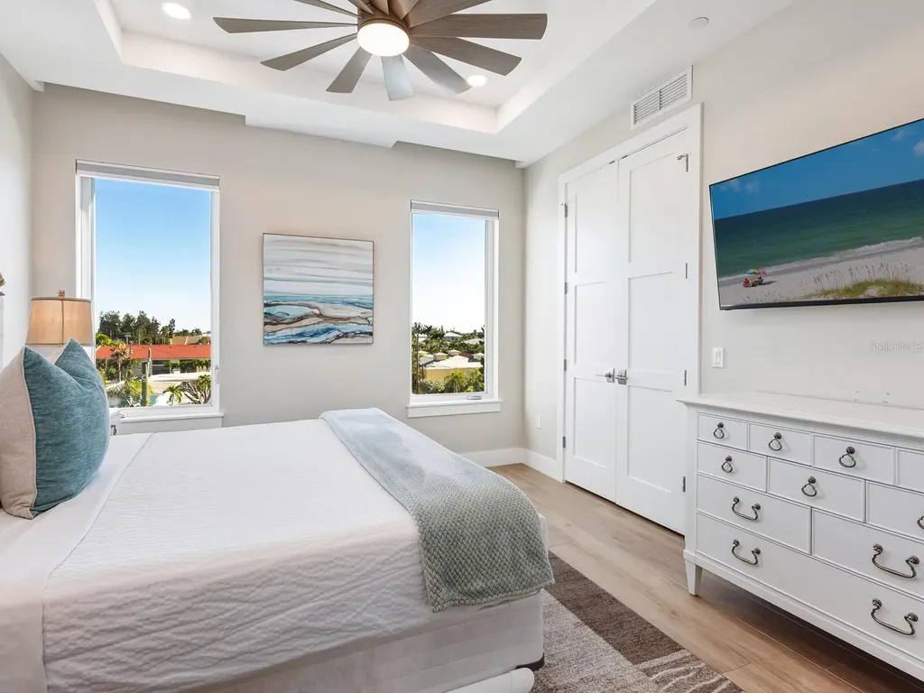 1140 Seaside Drive Siesta Key FL 34242