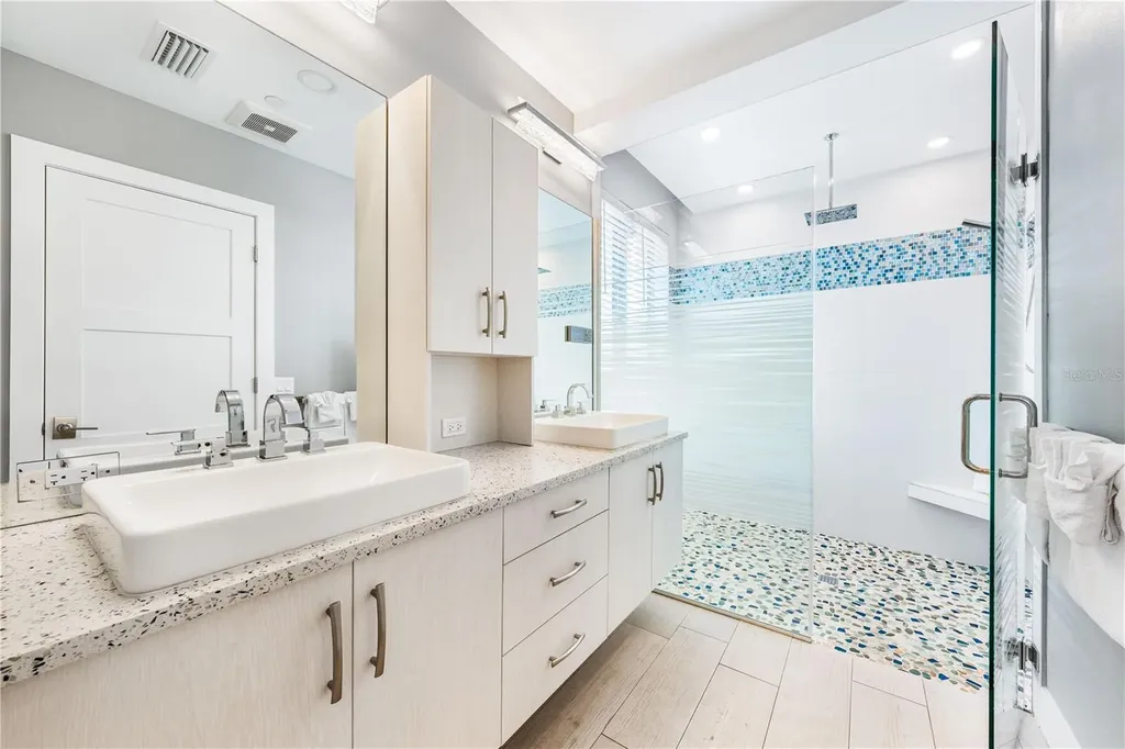 1140 Seaside Drive Siesta Key FL 34242
