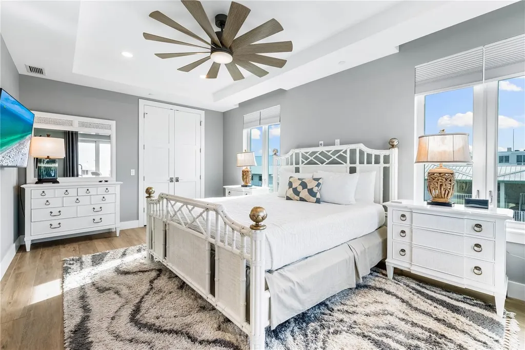 1140 Seaside Drive Siesta Key FL 34242