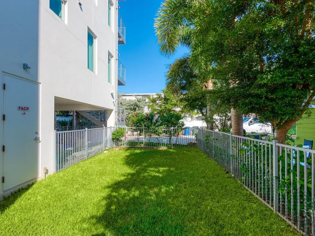 1140 Seaside Drive Siesta Key FL 34242