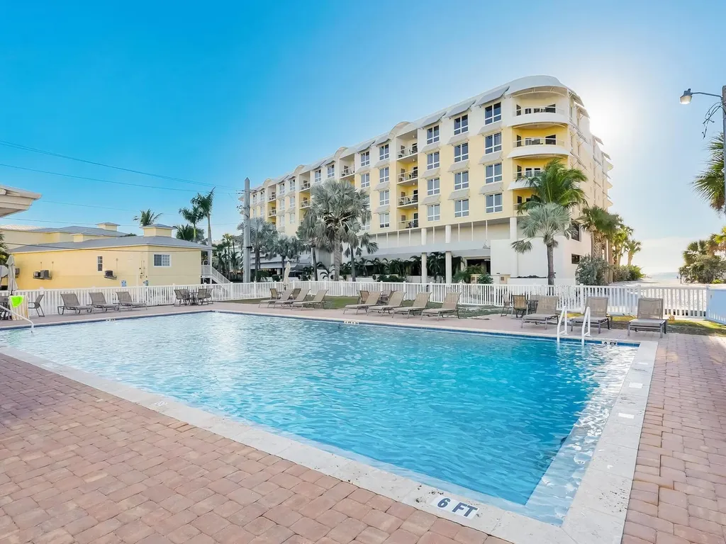 1140 Seaside Drive Siesta Key FL 34242