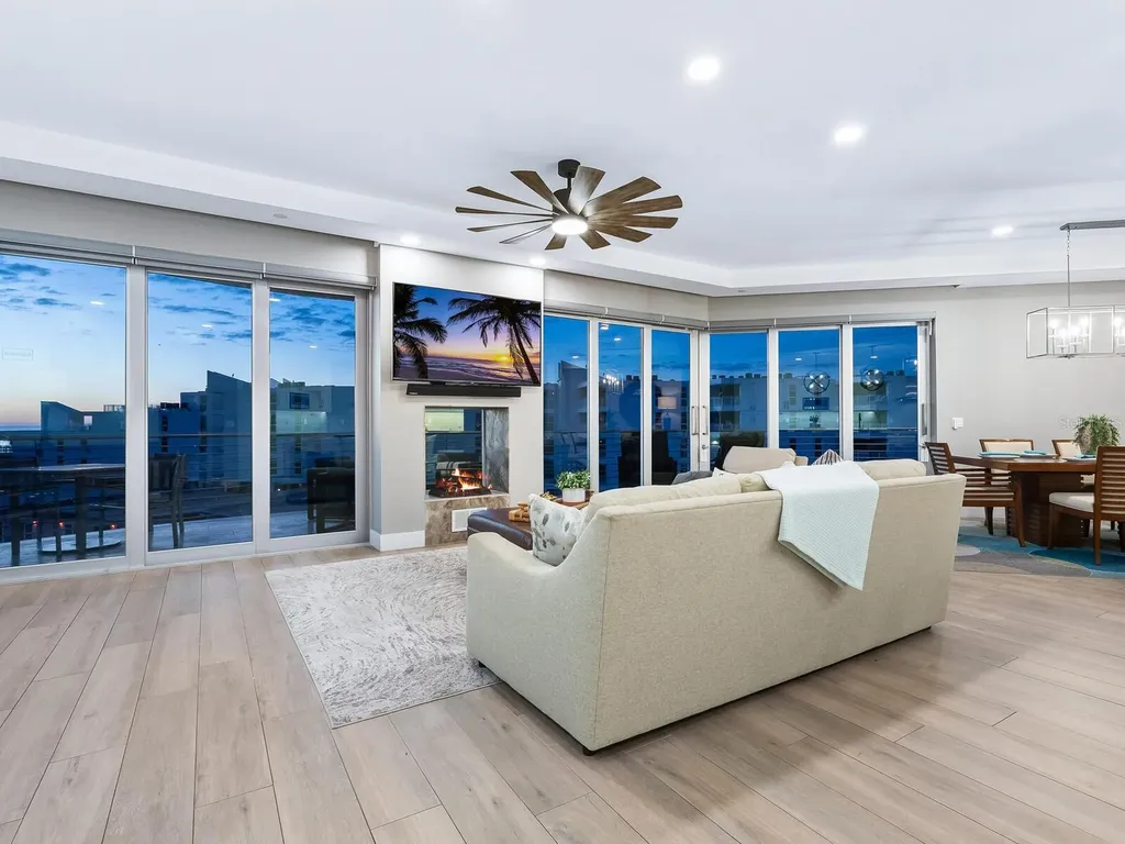 1140 Seaside Drive Siesta Key FL 34242