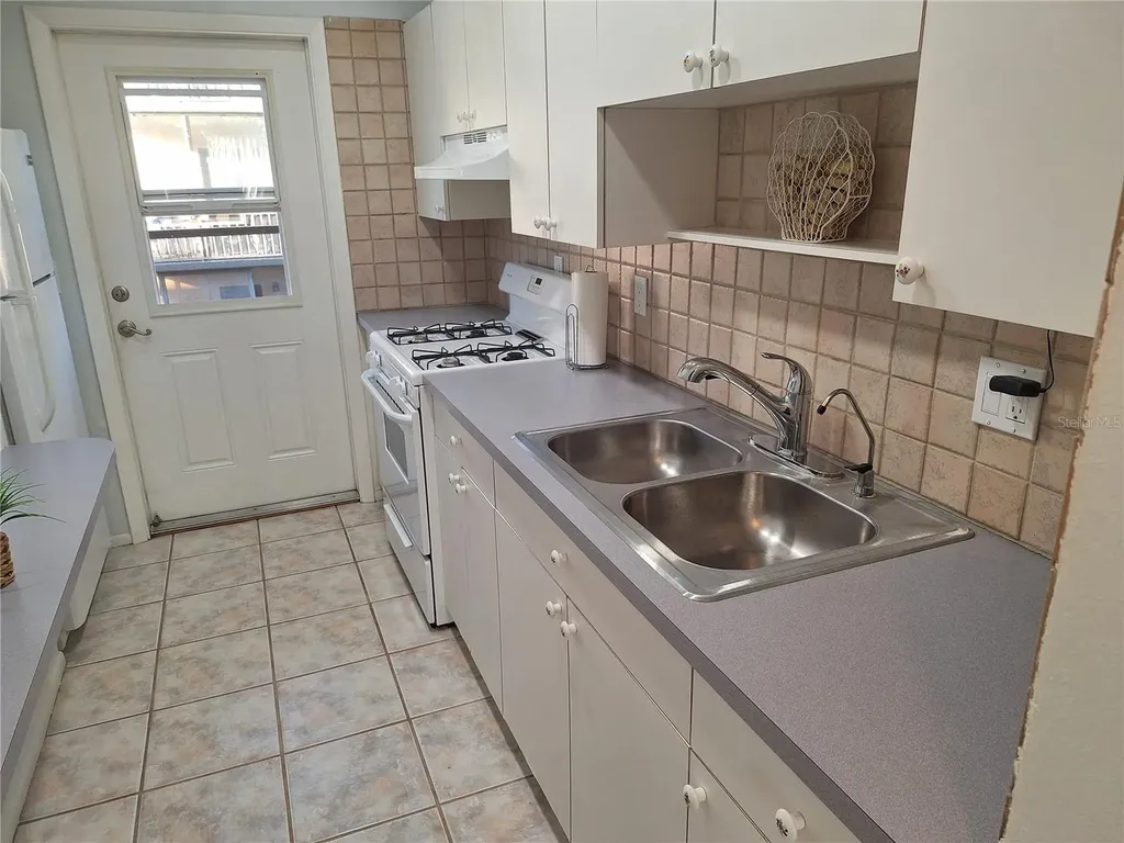 5969 Terrace Park Dr Drive N St Petersburg FL 33709