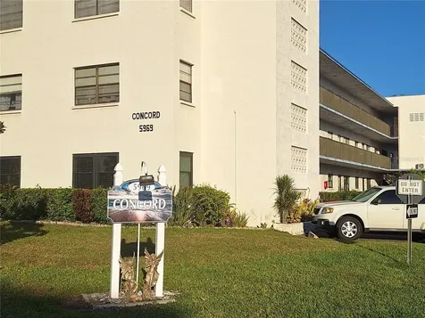 5969 Terrace Park Dr Drive N St Petersburg FL 33709