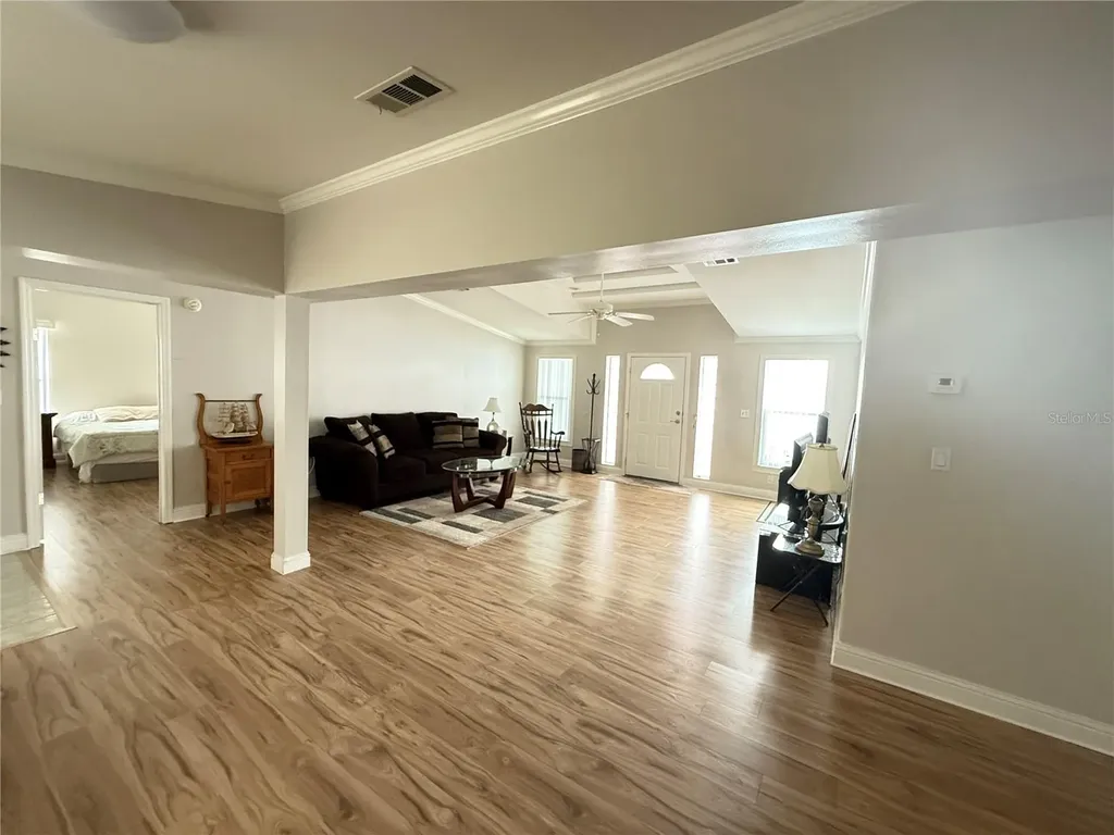 383 Mount Richmond Avenue NE St Petersburg FL 33702