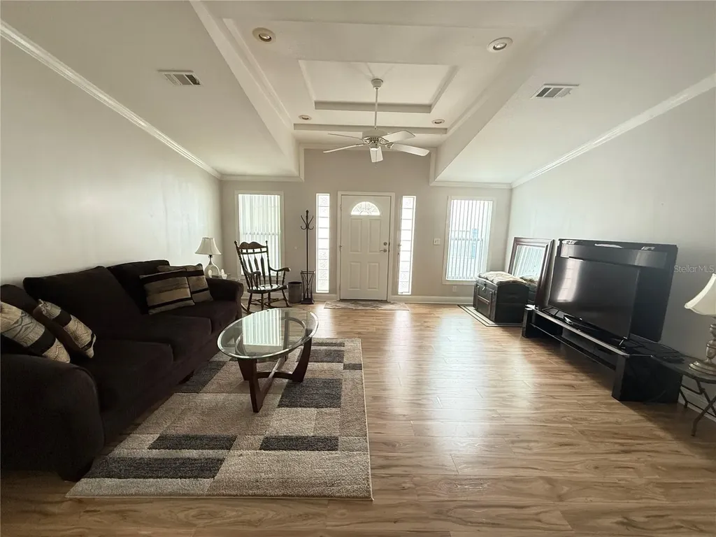 383 Mount Richmond Avenue NE St Petersburg FL 33702