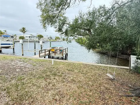 383 Mount Richmond Avenue NE St Petersburg FL 33702