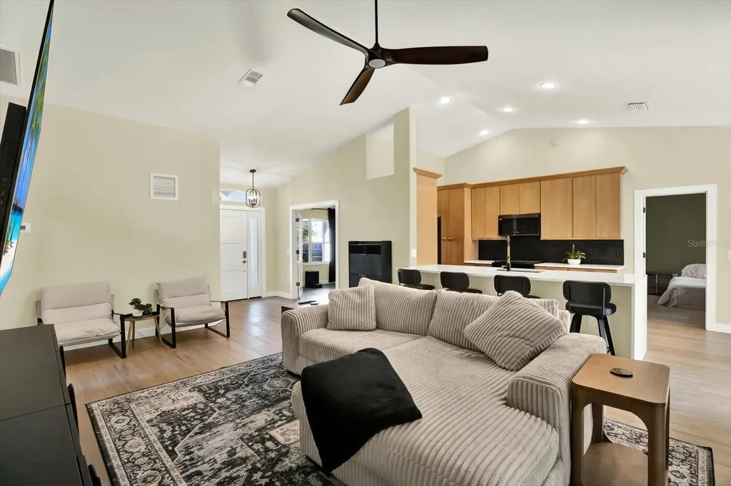 531 Hunter Lane Bradenton FL 34212