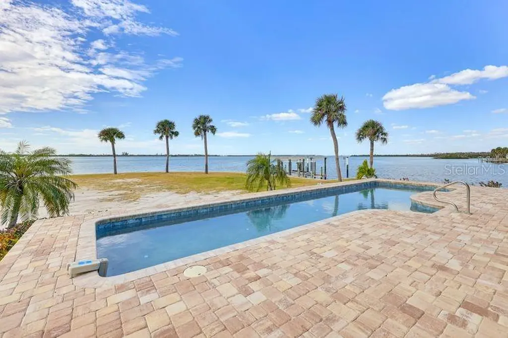 1906 Mississippi Avenue Englewood FL 34224