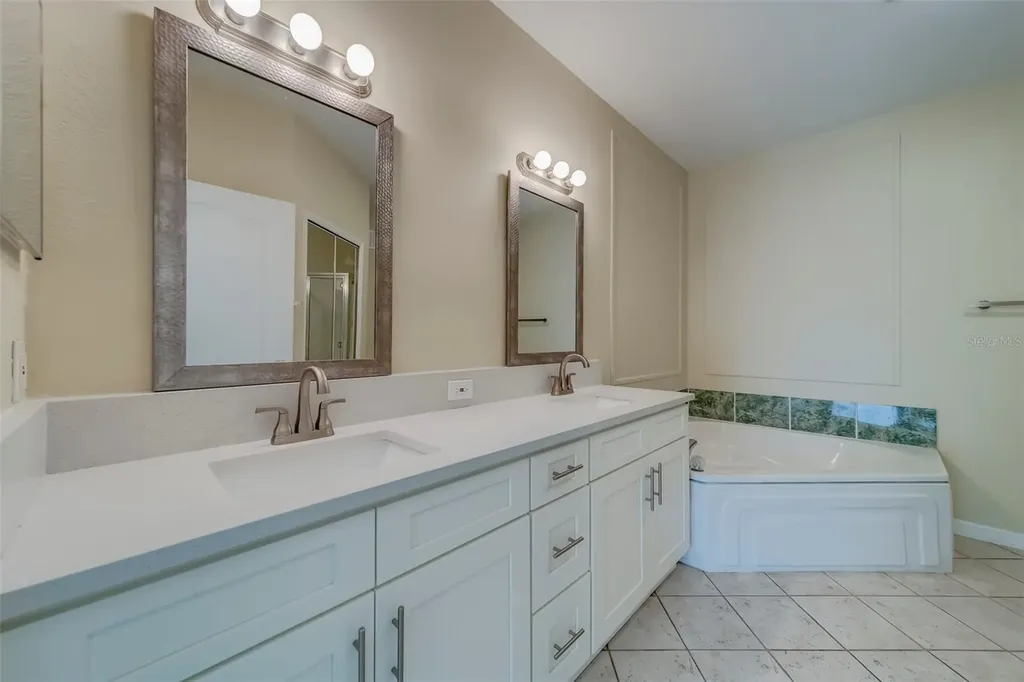 2741 Via Cipriani Clearwater FL 33764