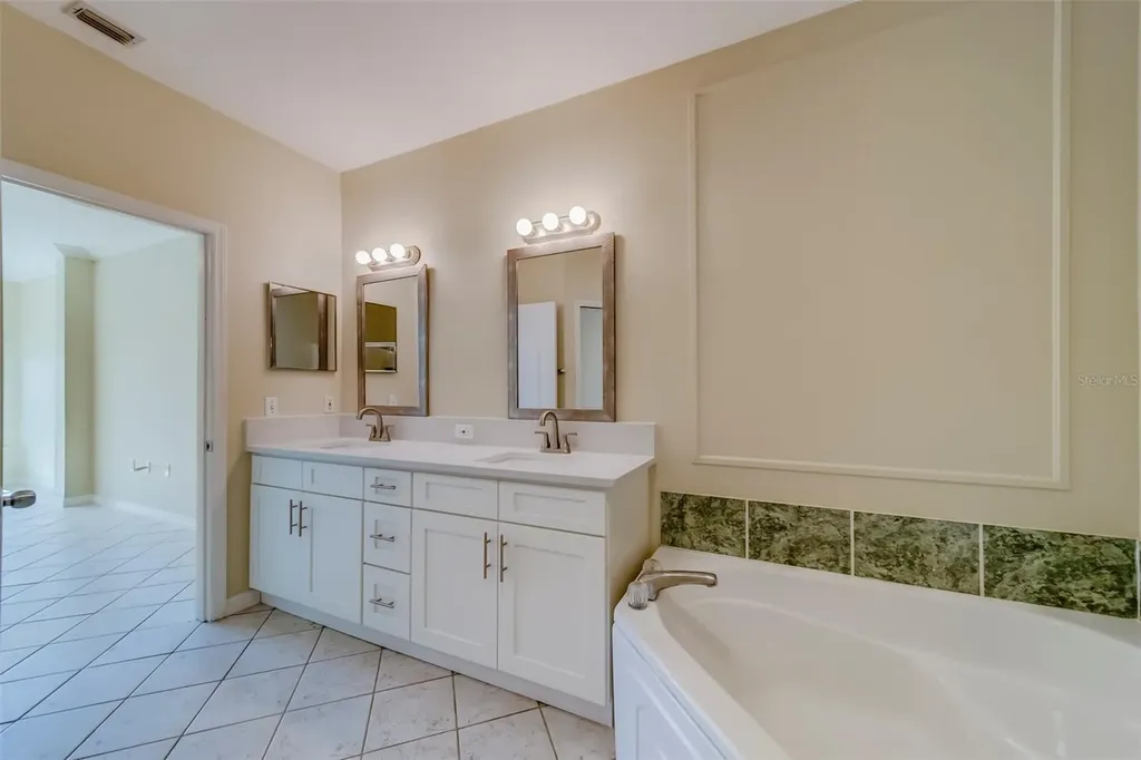 2741 Via Cipriani Clearwater FL 33764