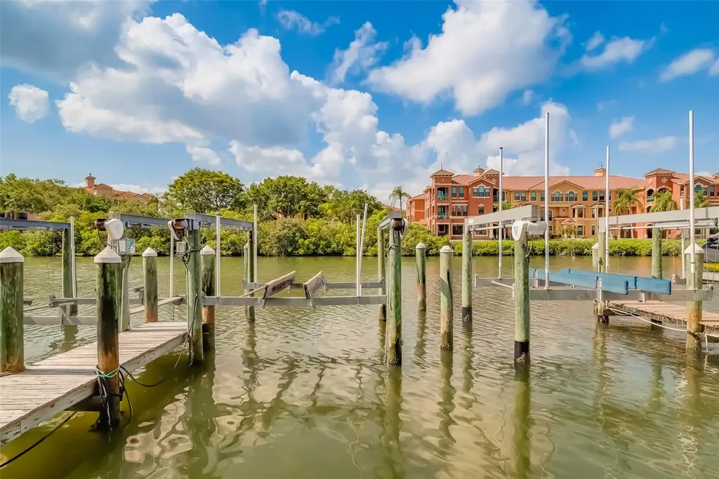 2741 Via Cipriani Clearwater FL 33764
