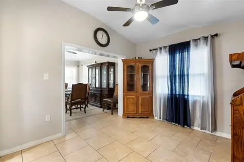 389 Park Avenue Orange City FL 32763