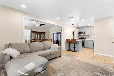 389 Park Avenue Orange City FL 32763