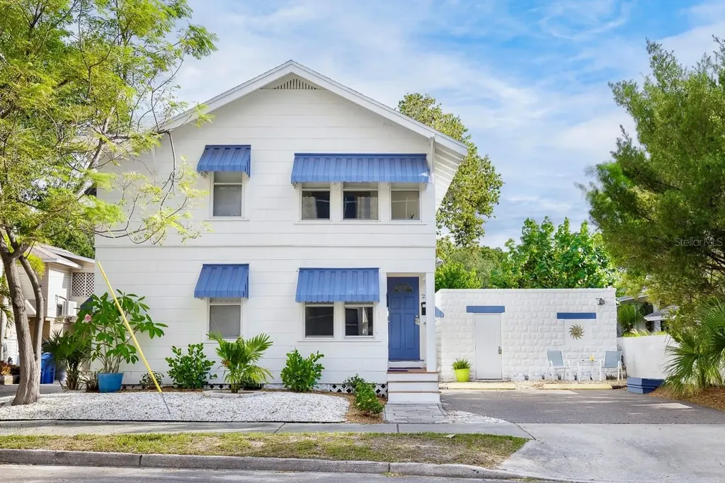1043 7th Avenue N St Petersburg FL 33705