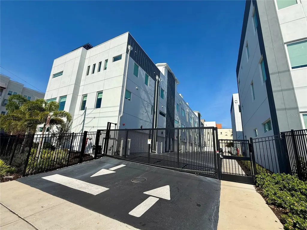 859 6th Avenue S St Petersburg FL 33701