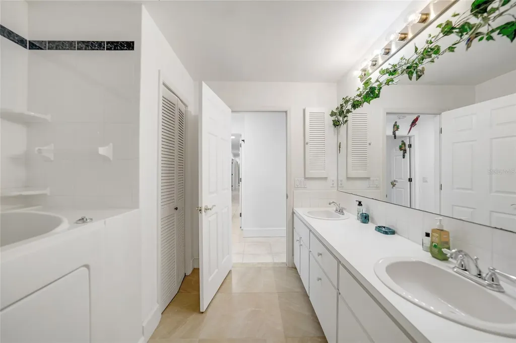 24358 SW Kingsway Circle Lake Suzy FL 34269