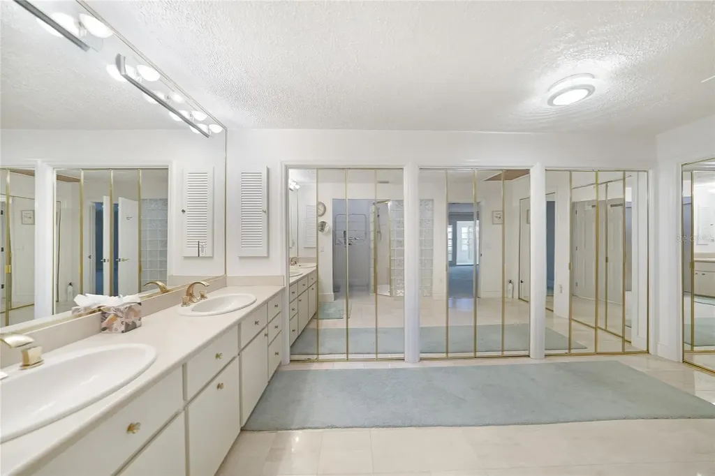 24358 SW Kingsway Circle Lake Suzy FL 34269