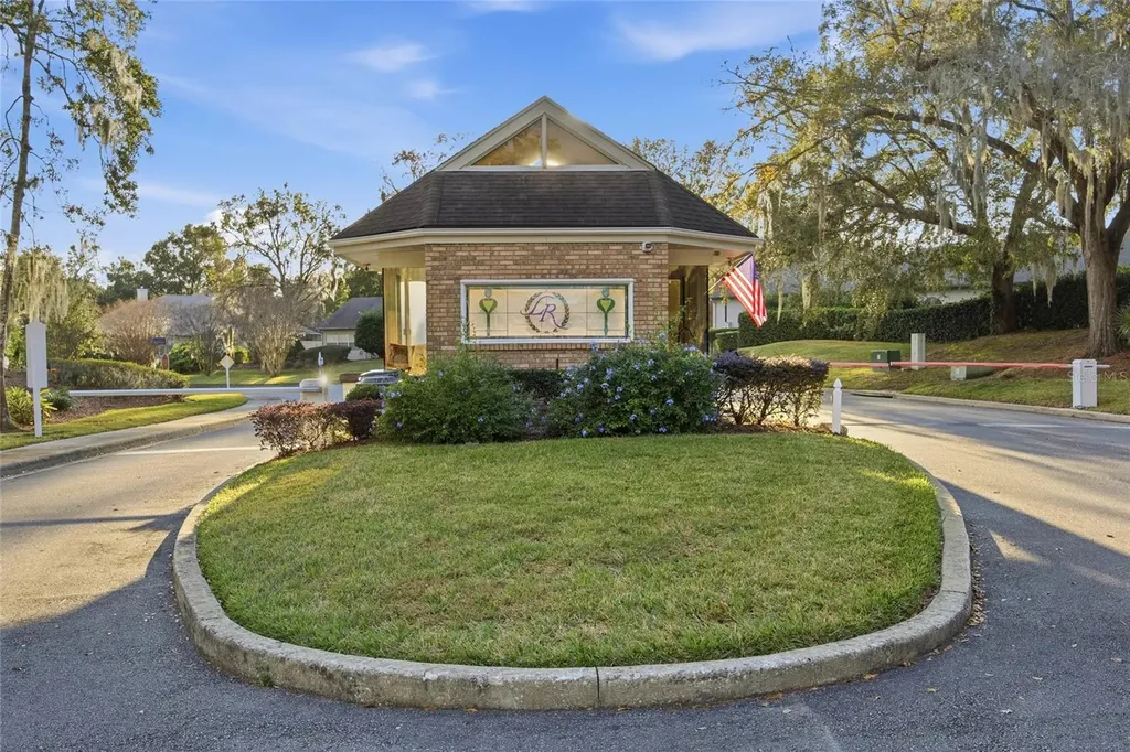 2021 SE Twin Bridge Circle Ocala FL 34471
