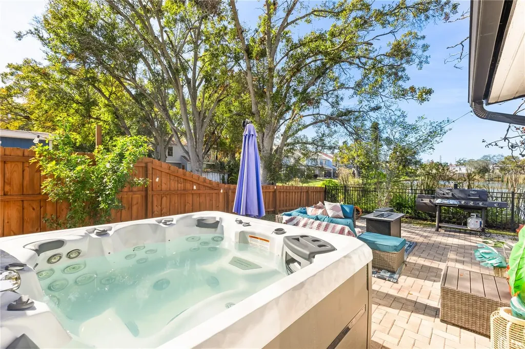 5611 S Sheridan Road Tampa FL 33611