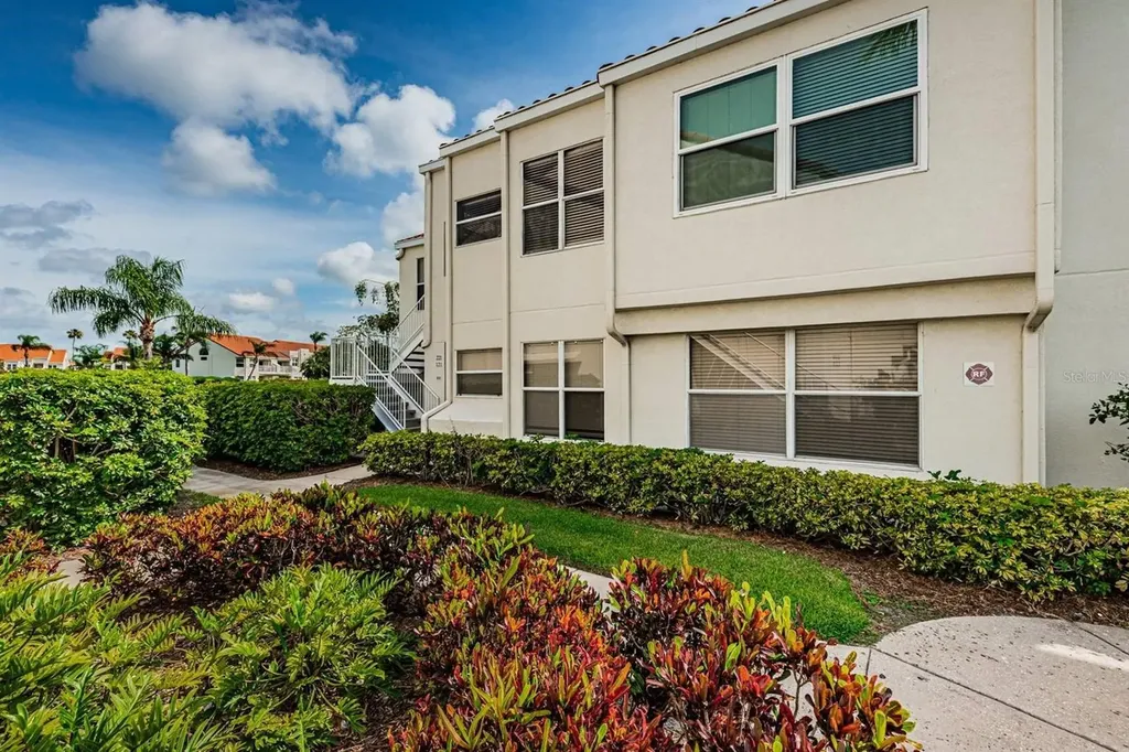 6077 Bahia Del Mar Boulevard St Petersburg FL 33715