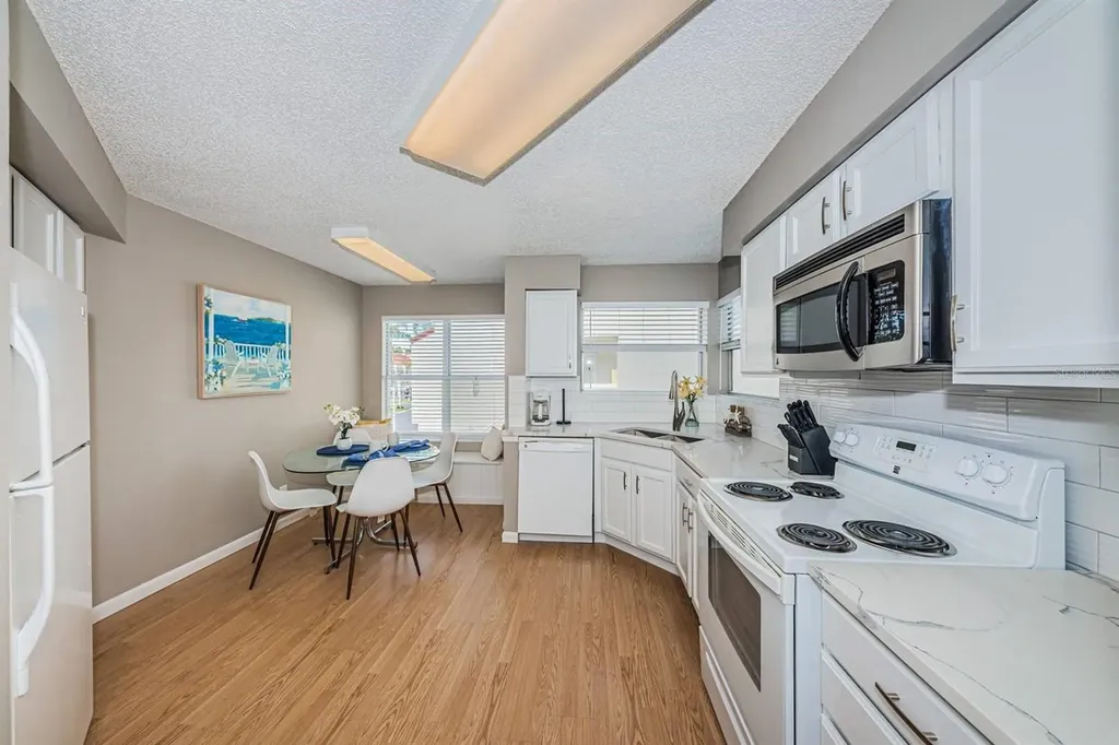 6077 Bahia Del Mar Boulevard St Petersburg FL 33715