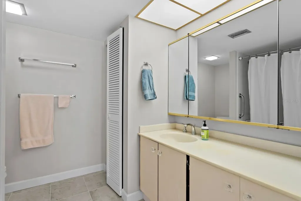220 Belleview Boulevard Belleair FL 33756