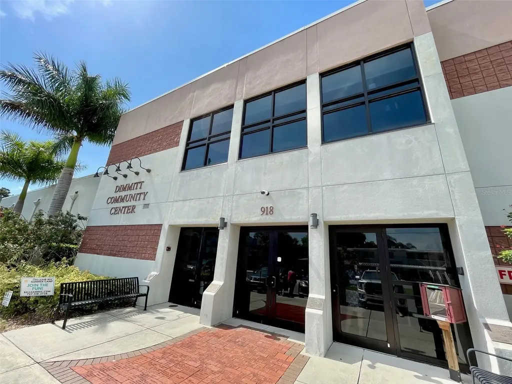 220 Belleview Boulevard Belleair FL 33756