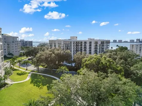 220 Belleview Boulevard Belleair FL 33756