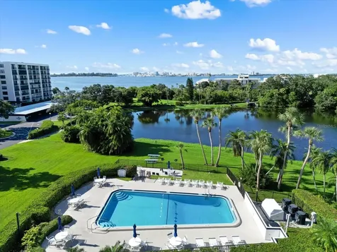 220 Belleview Boulevard Belleair FL 33756