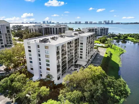 220 Belleview Boulevard Belleair FL 33756