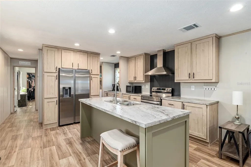 14765 SE 180th Street Weirsdale FL 32195