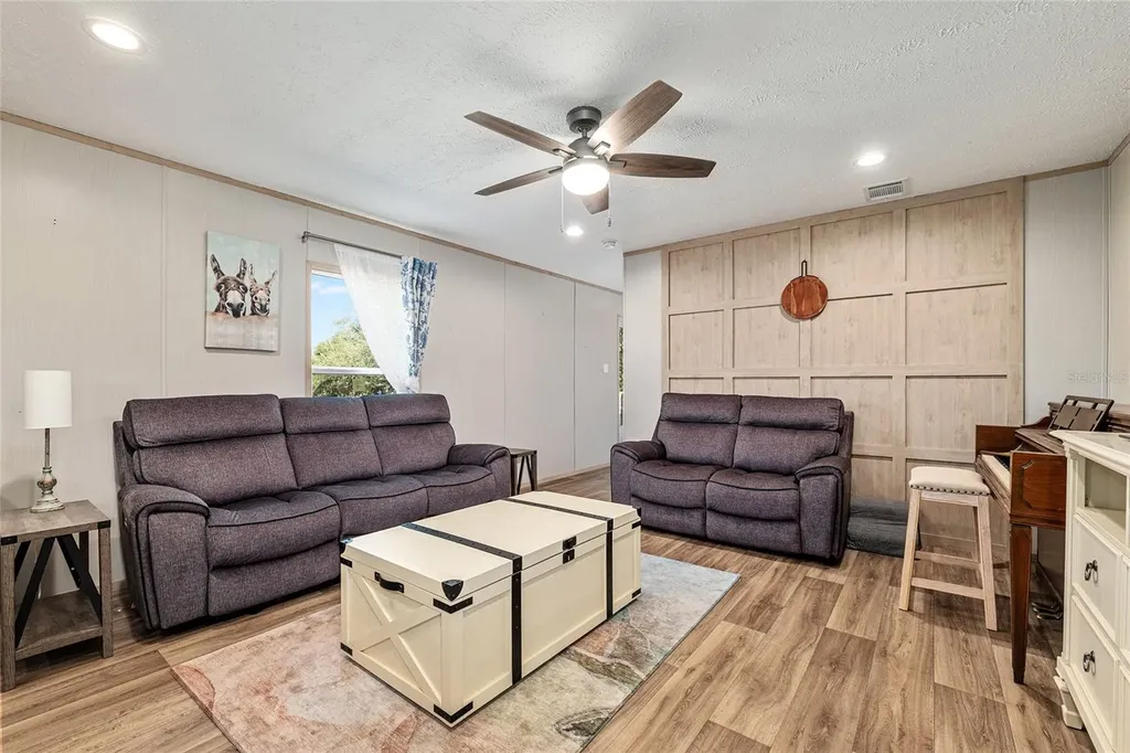 14765 SE 180th Street Weirsdale FL 32195