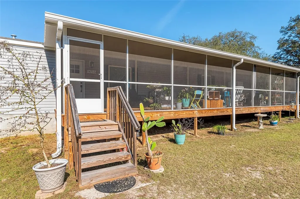 14765 SE 180th Street Weirsdale FL 32195