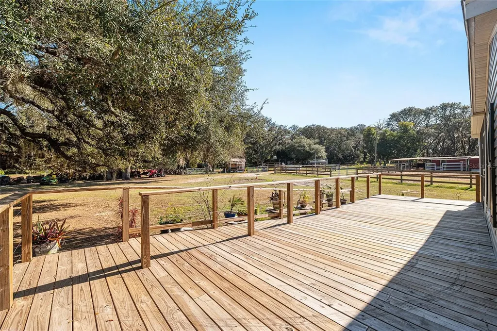 14765 SE 180th Street Weirsdale FL 32195