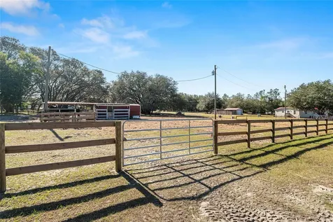 14755 SE 180th Street Weirsdale FL 32195
