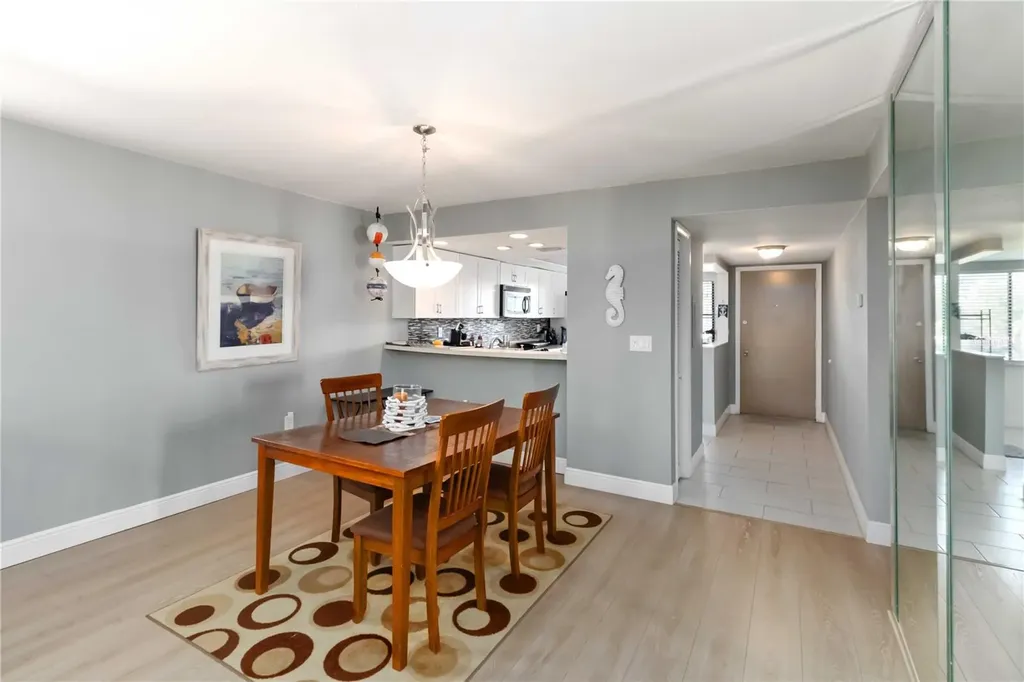 118 Lakeview Way Oldsmar FL 34677