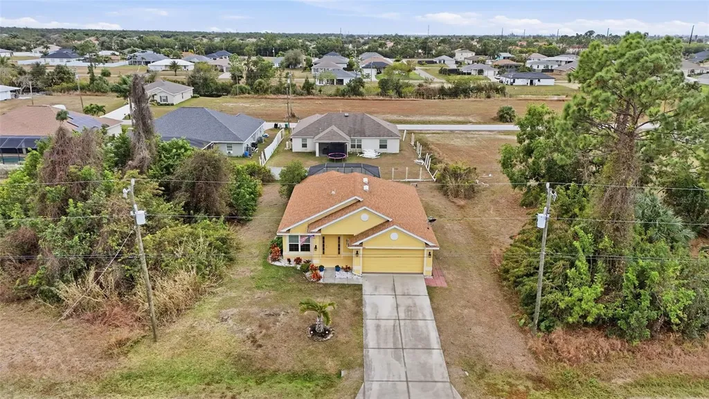 1006 NE 33rd Street Cape Coral FL 33909