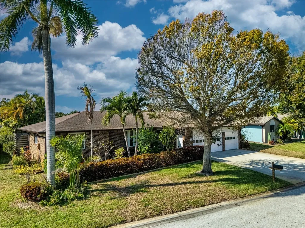 4612 Coral Lake Drive Bradenton FL 34210