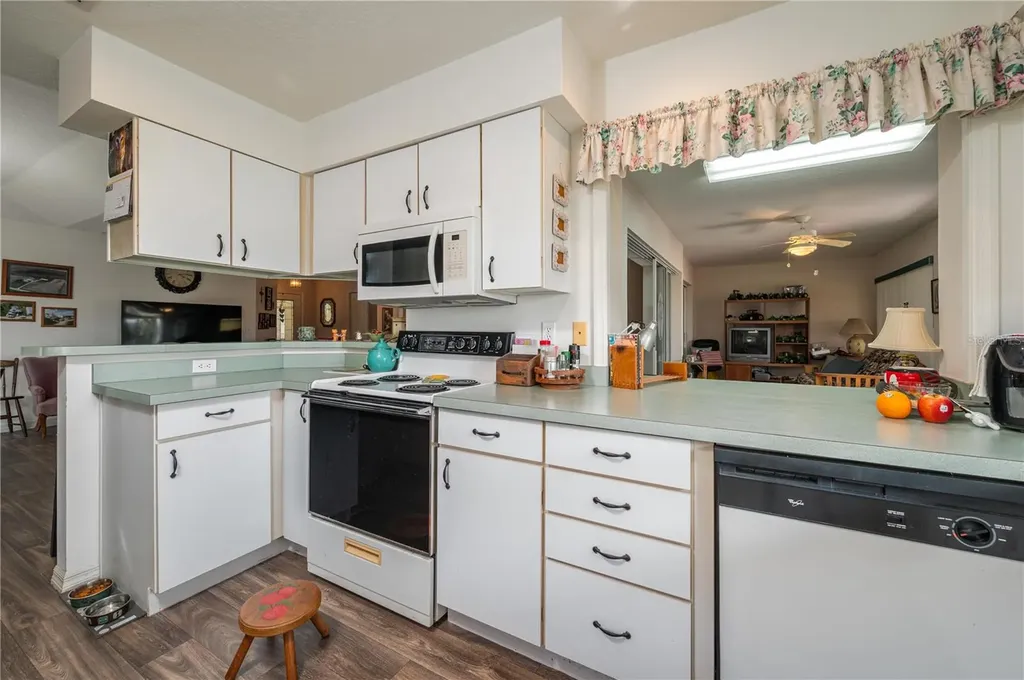 656 Sweetwater Way Haines City FL 33844