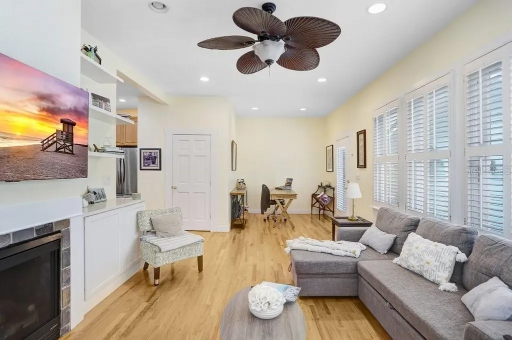 1801 W Hills Avenue Tampa FL 33606
