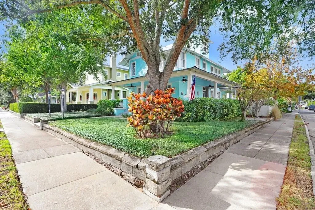 1801 W Hills Avenue Tampa FL 33606