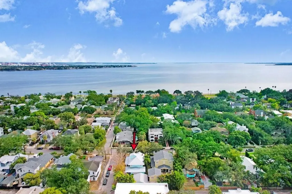 1801 W Hills Avenue Tampa FL 33606